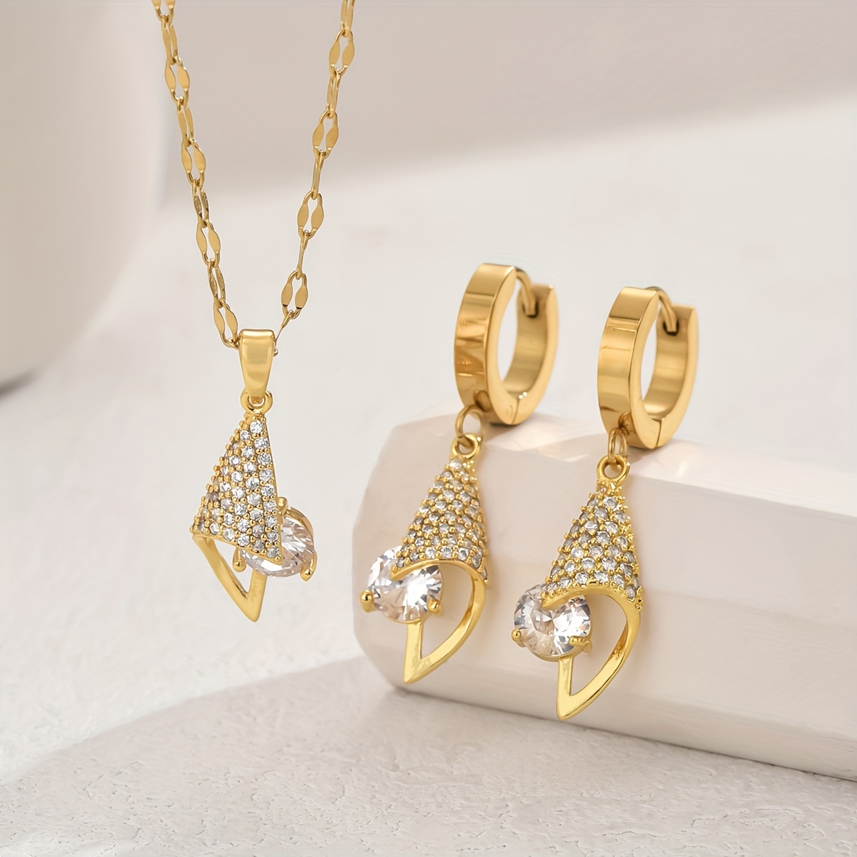 3pcs Set of Stainless Steel 18K Gold Plated-Plated Cubic Synthetic Cubic Zirconiaia Geometric Heart Earrings, Ins Light Luxury Romantic Style, Vintage Minimalist Fashion Trend, Versatile for Women and Couples, Suitable for Street, Daily Commute - Image 4