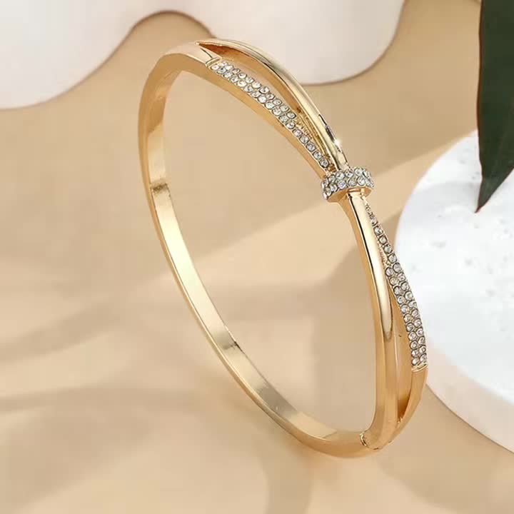 A Sparkling Women'S Fashion Bracelet with a Unique Cross Design for Valentine'S Day, Featuring 4G of Cubic Zirconia, Ideal for Parties And Banquets, And a Wonderful Gift for Girlfriends And Wives - Image 14