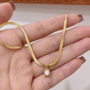 product-fancy-2f2d9946-37bd-401c-9932-8dc26353d879 A Classic Vacation-Style Necklace Featuring a Sparkling Cubic Zirconia Stainless Steel Blade for Women