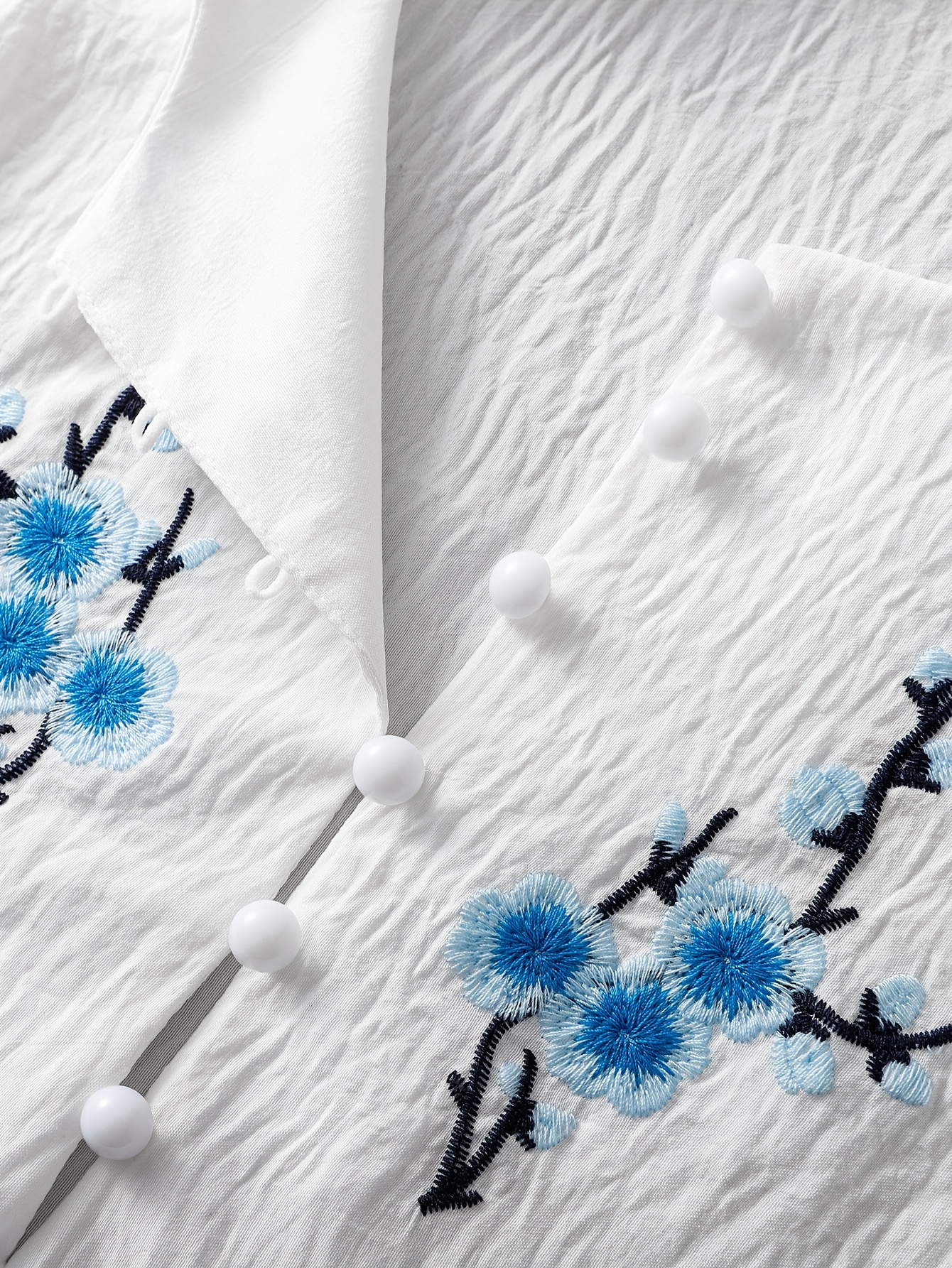 Chinese-Style Embroidered Women'S Outfit, Breathable, Featuring an Embroidered Tank Top And Long Pants Set, a Two-Piece Casual And Elegant Ensemble - Image 4