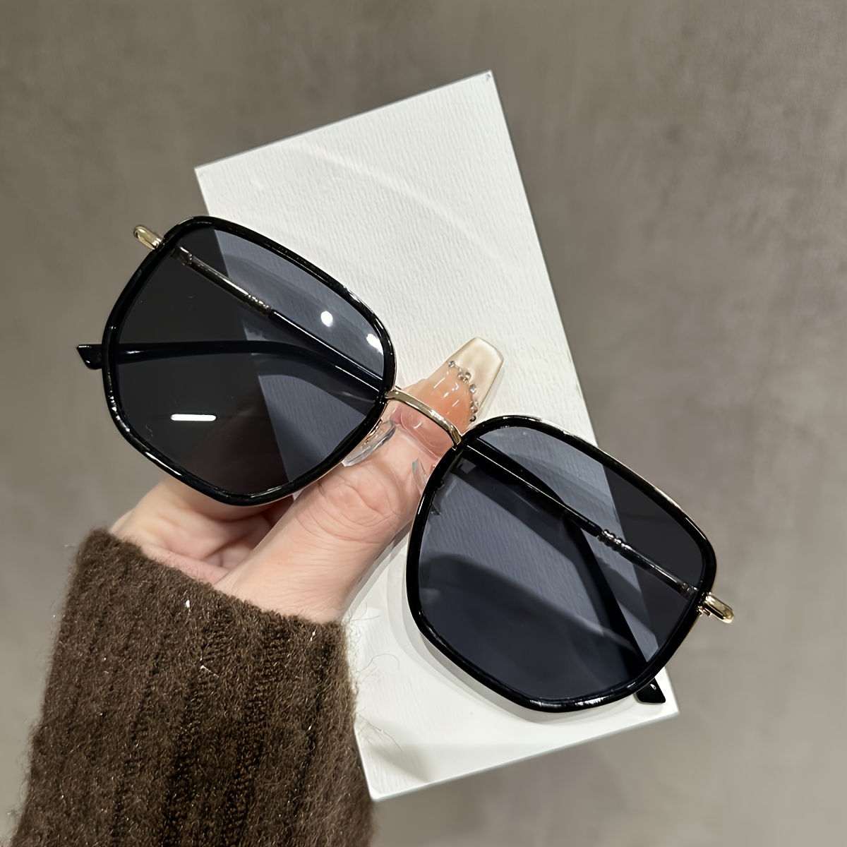 1 Pair of Women's Classic Square Frame Leopard Print Black Fashion Glasses, Bohemian Style, Trendy Retro Design for Daily Wear and Outfit Matching - Image 3