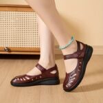 Soft-Soled Wedge Heel Women'S Baotou Open-Toe Sandals, Hollowed Out with Pattern Design, Non-Slip And Comfortable, Suitable for Daily Casual Walking, Closure for Easy Wearing And Taking Off, Suitable for Work, Workplace, And Travel, Women Shoes