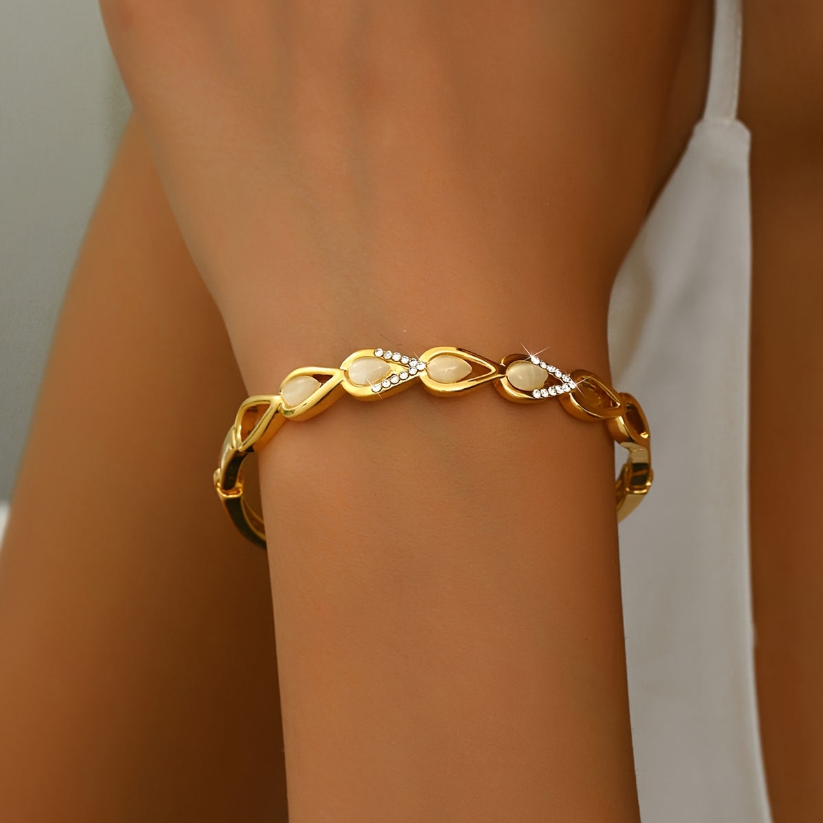 A Sparkling Women'S Fashion Bracelet with a Unique Cross Design for Valentine'S Day, Featuring 4G of Cubic Zirconia, Ideal for Parties And Banquets, And a Wonderful Gift for Girlfriends And Wives - Image 10