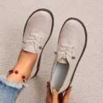 Women's New Spring/Autumn Flat Shoes, Vintage Casual Mom Shoes, Slip-On Loafers, Breathable Soft Sole Comfortable, Solid Color Versatile Flat Shoes, Hollow Round Toe Slip-Ons, Women Shoes