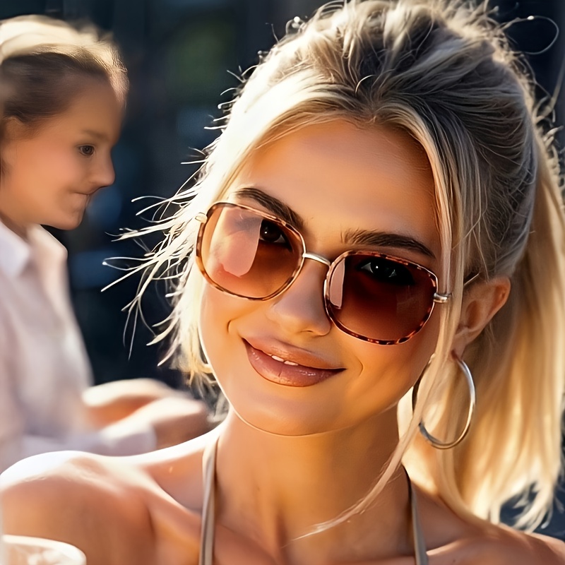 1 Pair of Women's Classic Square Frame Leopard Print Black Fashion Glasses, Bohemian Style, Trendy Retro Design for Daily Wear and Outfit Matching - Image 4