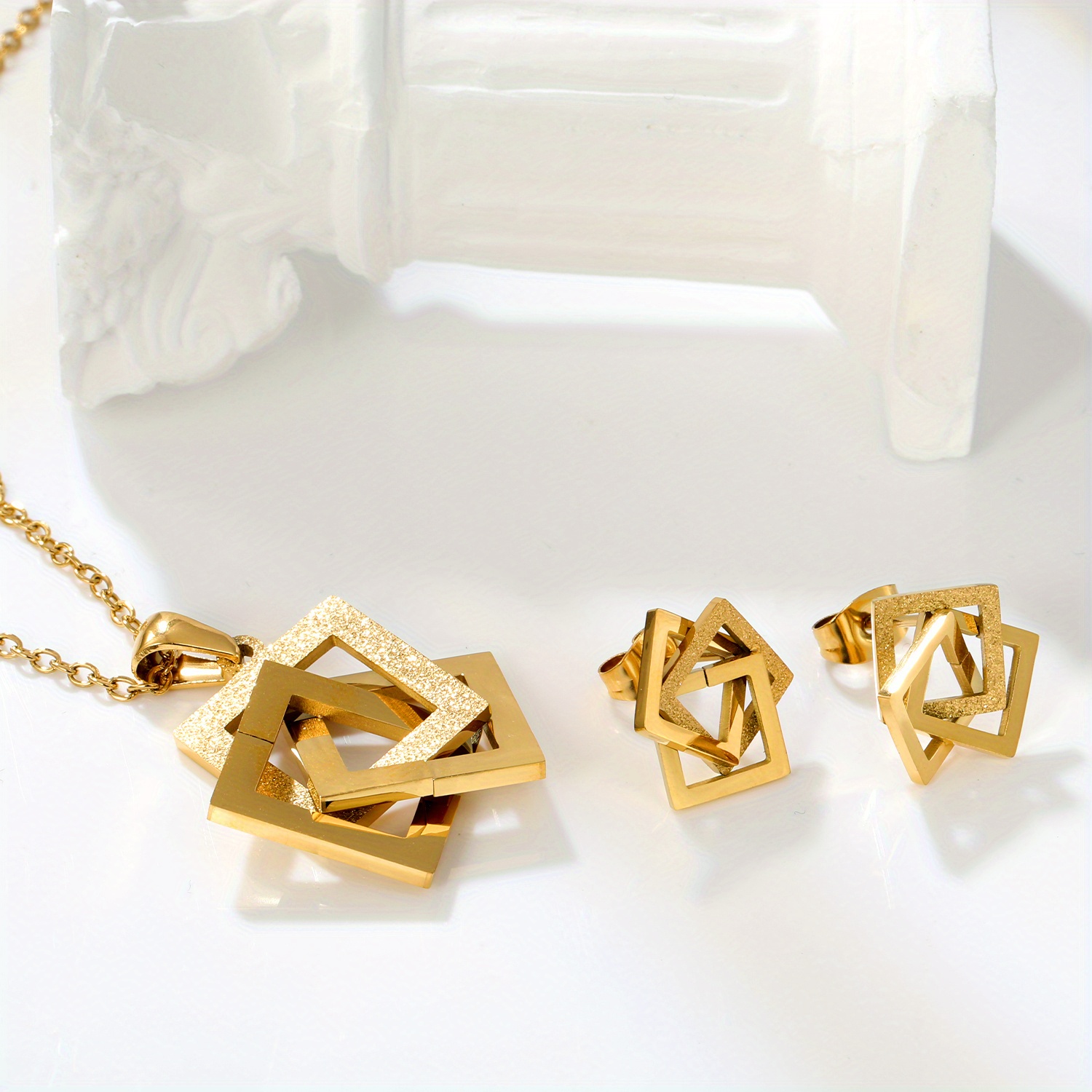 3pcs 18K Gold Plated 18K Gold Plated-Plated 316L 316L 316L 316L Stainless Steel Geometric Square Overlapping Necklace + Earrings Jewelry Set for Women, Light Luxury And Elegant, Suitable for Dating, Banquets, And Daily Wear - Image 4