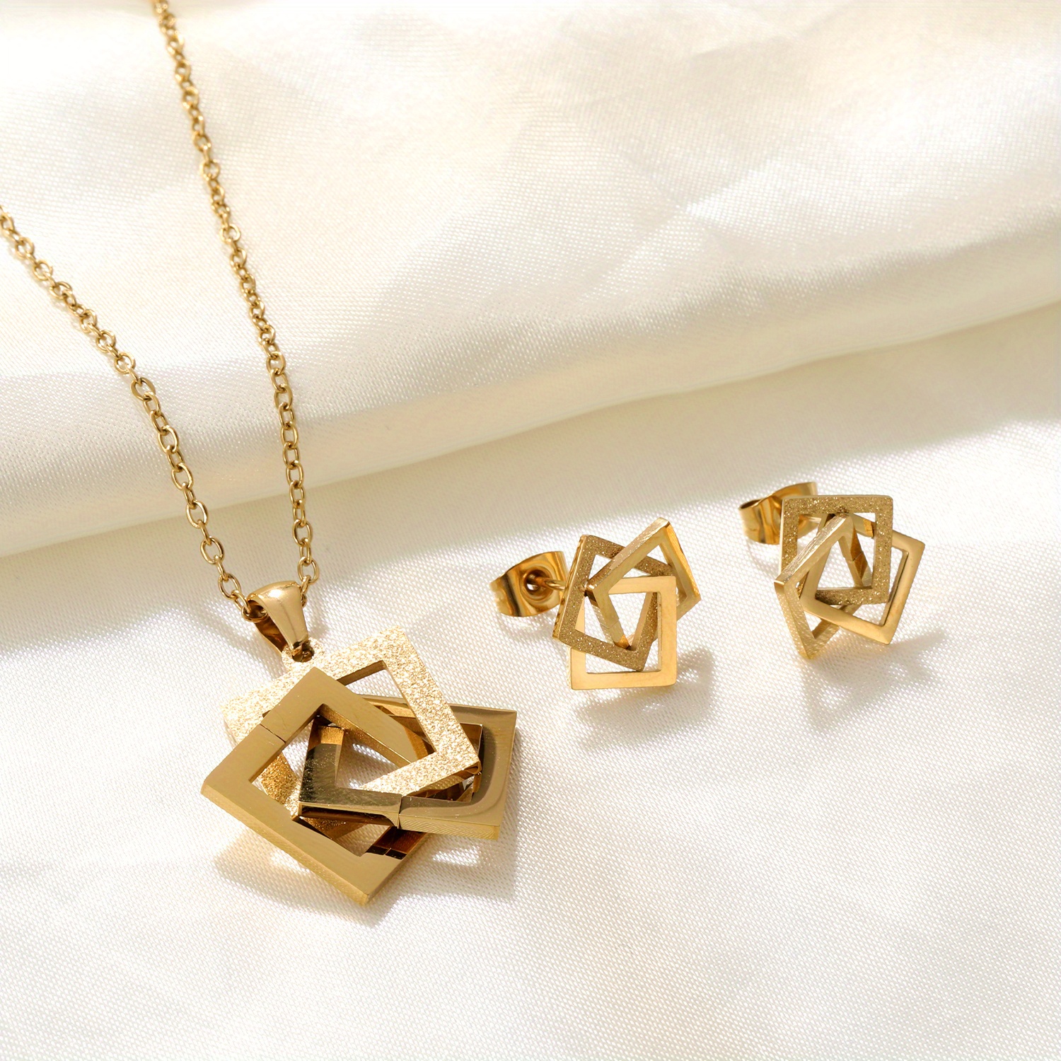 3pcs 18K Gold Plated 18K Gold Plated-Plated 316L 316L 316L 316L Stainless Steel Geometric Square Overlapping Necklace + Earrings Jewelry Set for Women, Light Luxury And Elegant, Suitable for Dating, Banquets, And Daily Wear - Image 3
